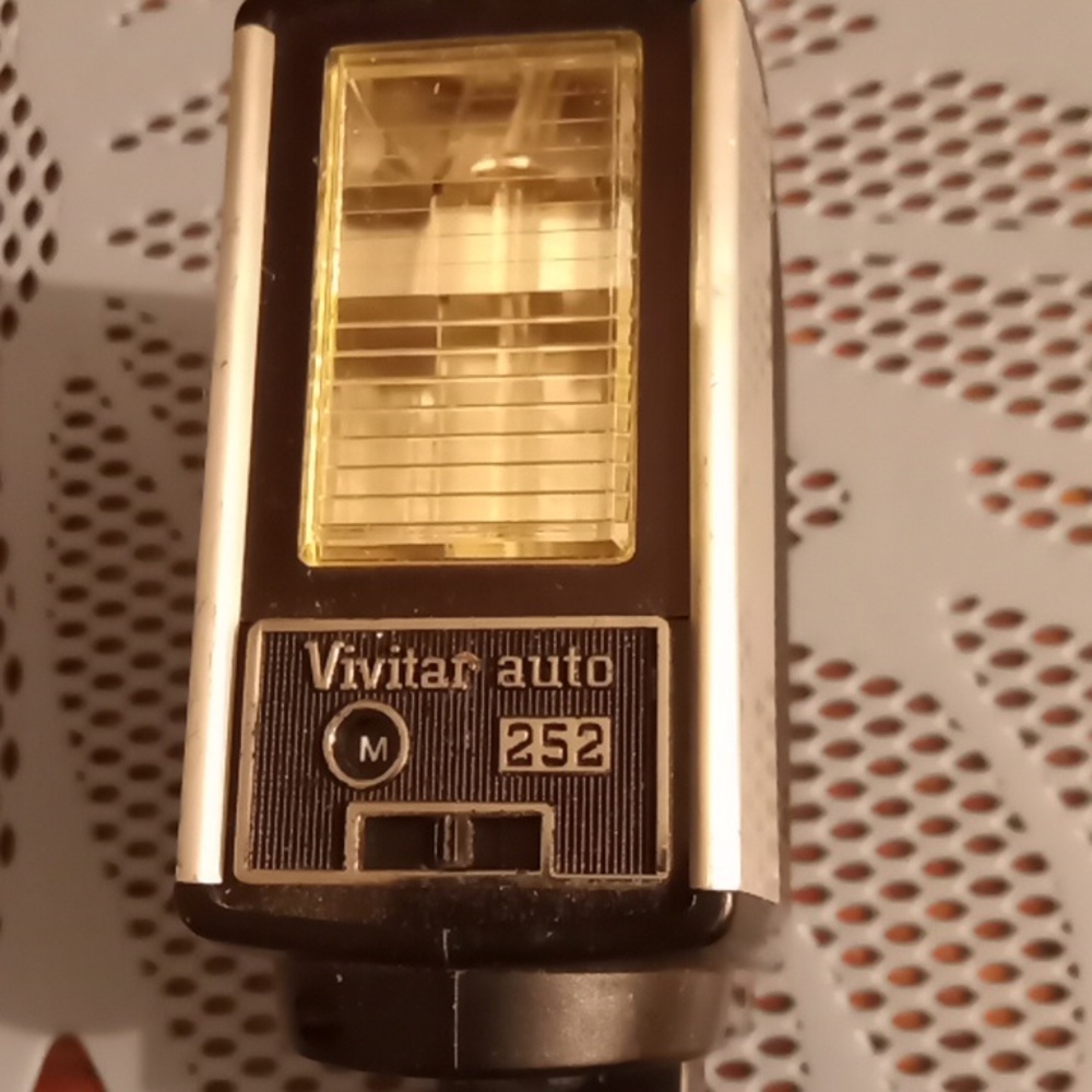 Vivatar Camera Flash auto 252.